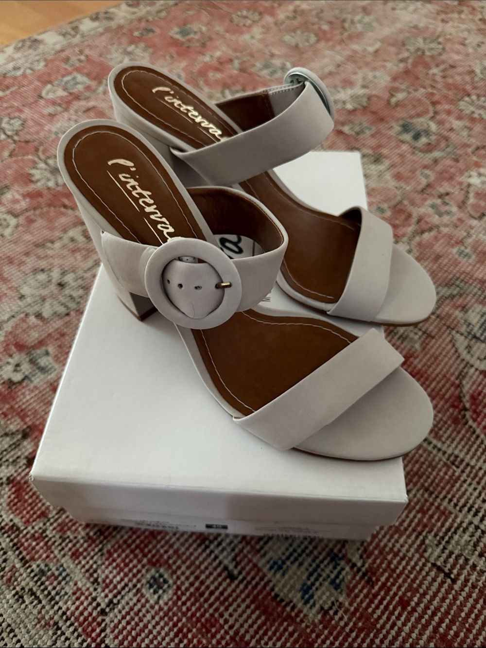 L'INTERVALLE Light Cream Buckle Strap Sandals - Picture 2 of 6